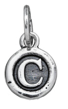 Carica l'immagine nel visualizzatore di Gallery, CHARM LETTERA BOTTONE