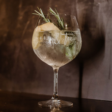 Carica l'immagine nel visualizzatore di Gallery, Set 2 Calici Gin & Tonic