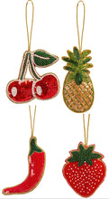 Carica l'immagine nel visualizzatore di Gallery, Set 4 appendini fragola,ananas,chilly,ciliegie

