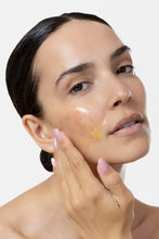 Carica l'immagine nel visualizzatore di Gallery, Face Wash Vitamin C
