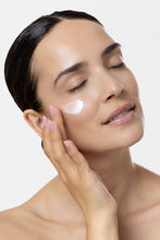 Carica l'immagine nel visualizzatore di Gallery, Face Cream Vitamin C
