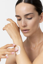 Carica l'immagine nel visualizzatore di Gallery, Body Lotion Vanilla &amp; Caramel
