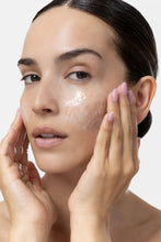 Carica l'immagine nel visualizzatore di Gallery, Face Wash Rice Extract
